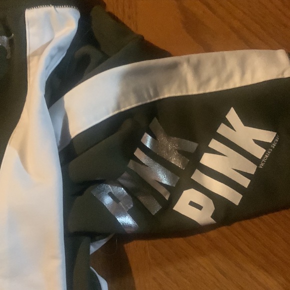 New! Victoria secret set - Picture 3 of 5